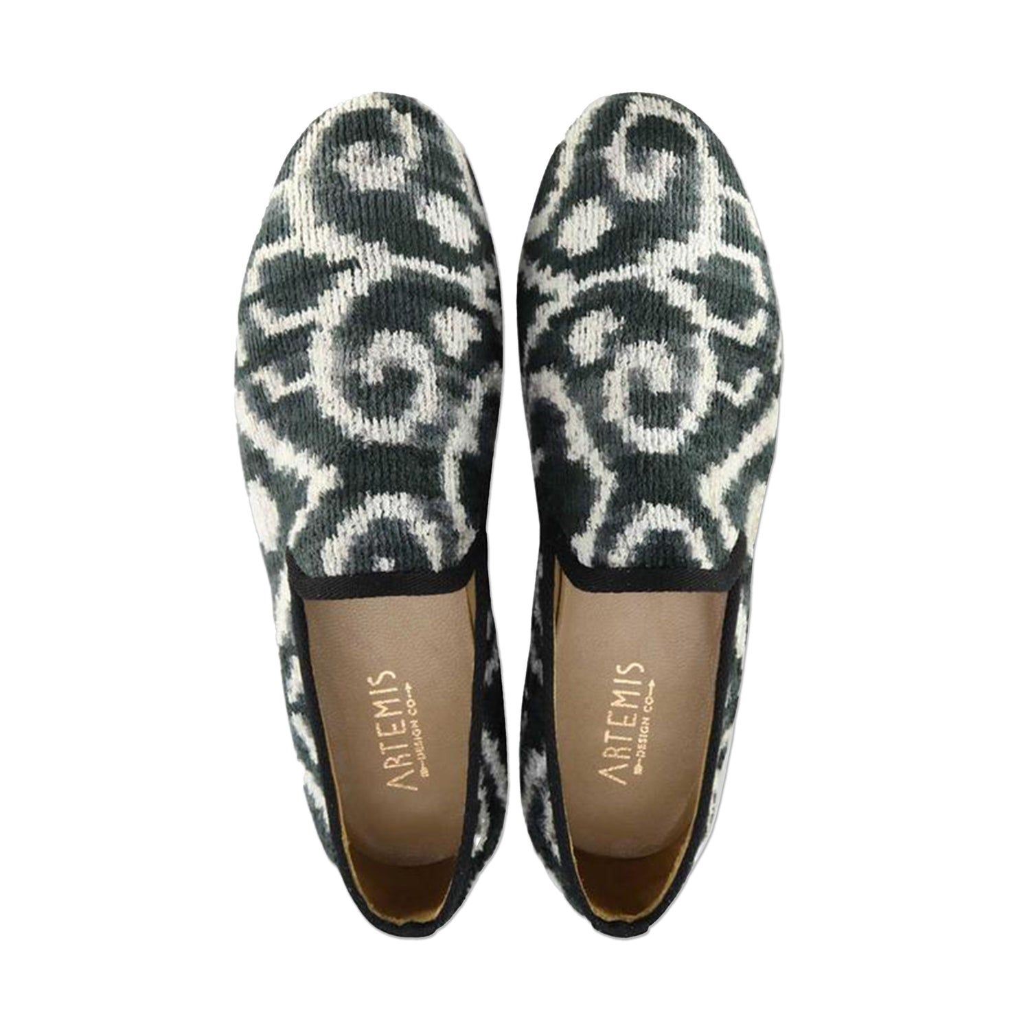 Handmade velvet smoking shoes.