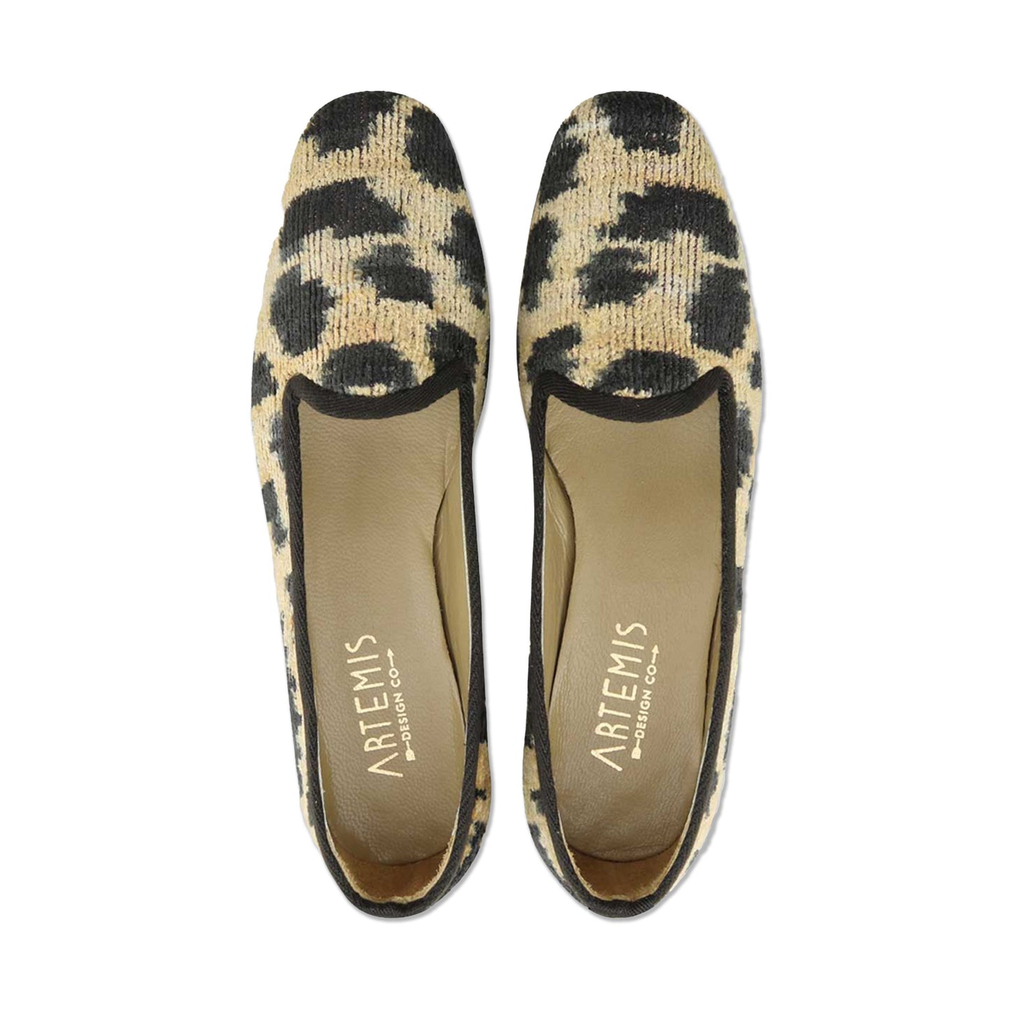 Handmade velvet smoking shoes.