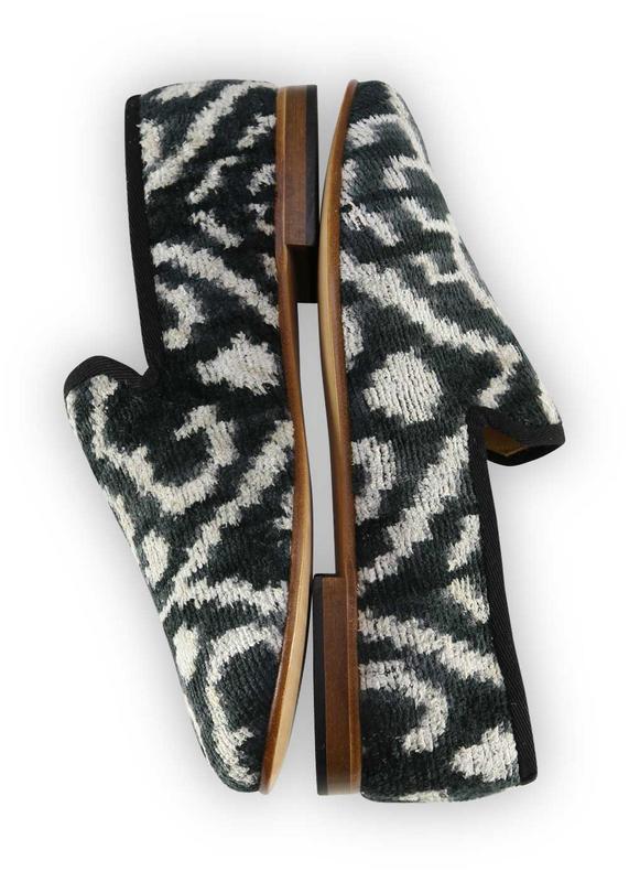 Handmade velvet smoking shoes.